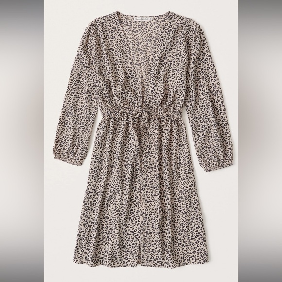 Abercrombie & Fitch Other - Abercrombie & Fitch Women’s Puff Sleeve Kimono Tan Leopard Size Medium